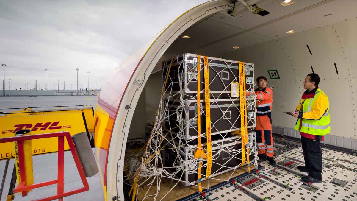 DHL